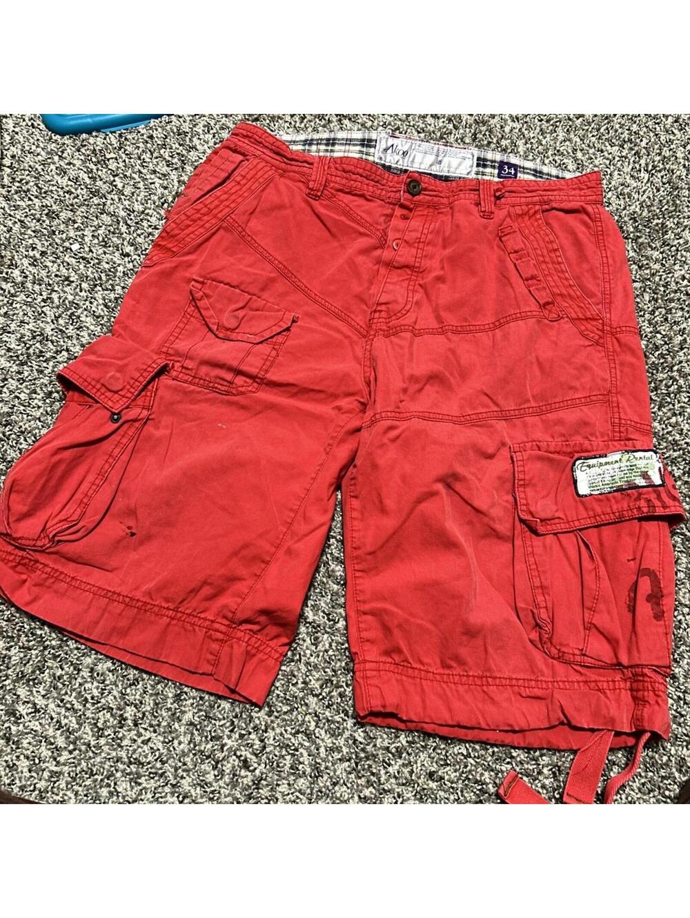 Y2K Red cargo shorts with pockets and streetwear vibes size 34